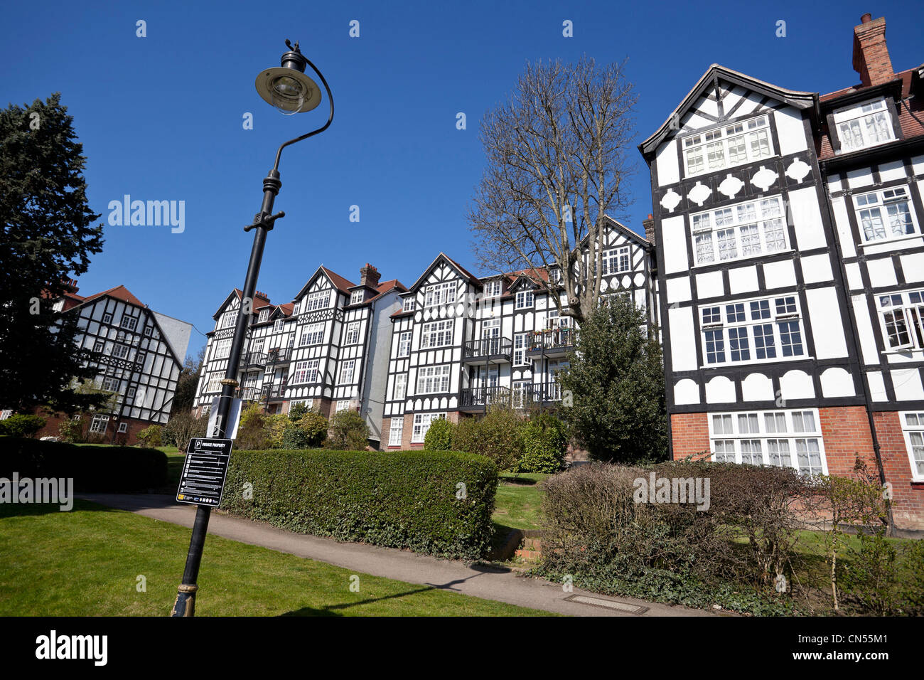 Holly Lodge Estate, Langbourne Mansions, Langbourne Avenue, gated