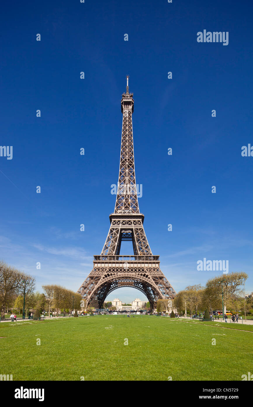 France, Paris, the Champs de Mars and Eiffel Tower Stock Photo