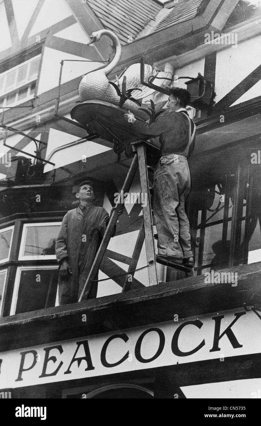 Swan & Peacock Inn, Wolverhampton, mid 20th century. Stock Photo