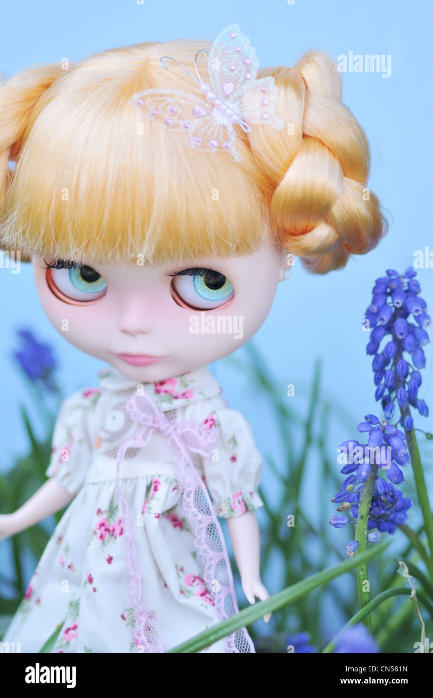 blythe doll painting