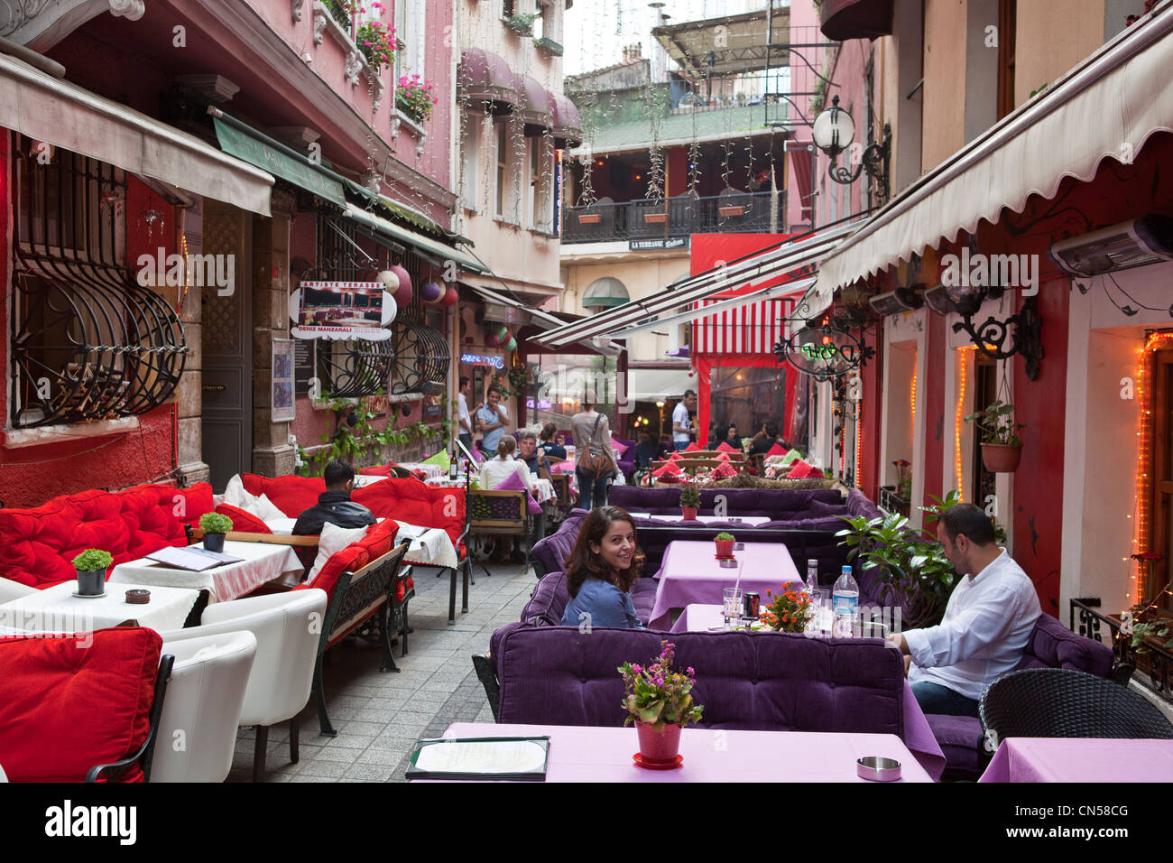 Turkey, Istanbul, Beyoglu, Fransiz Sokagi (French Street) Stock Photo