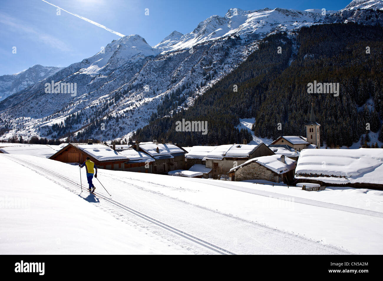 France, Savoie, Massif de La Vanoise, La Tarentaise Valley, Champagny en Vanoise, Champagny le Haut, cross-country skiing or Stock Photo