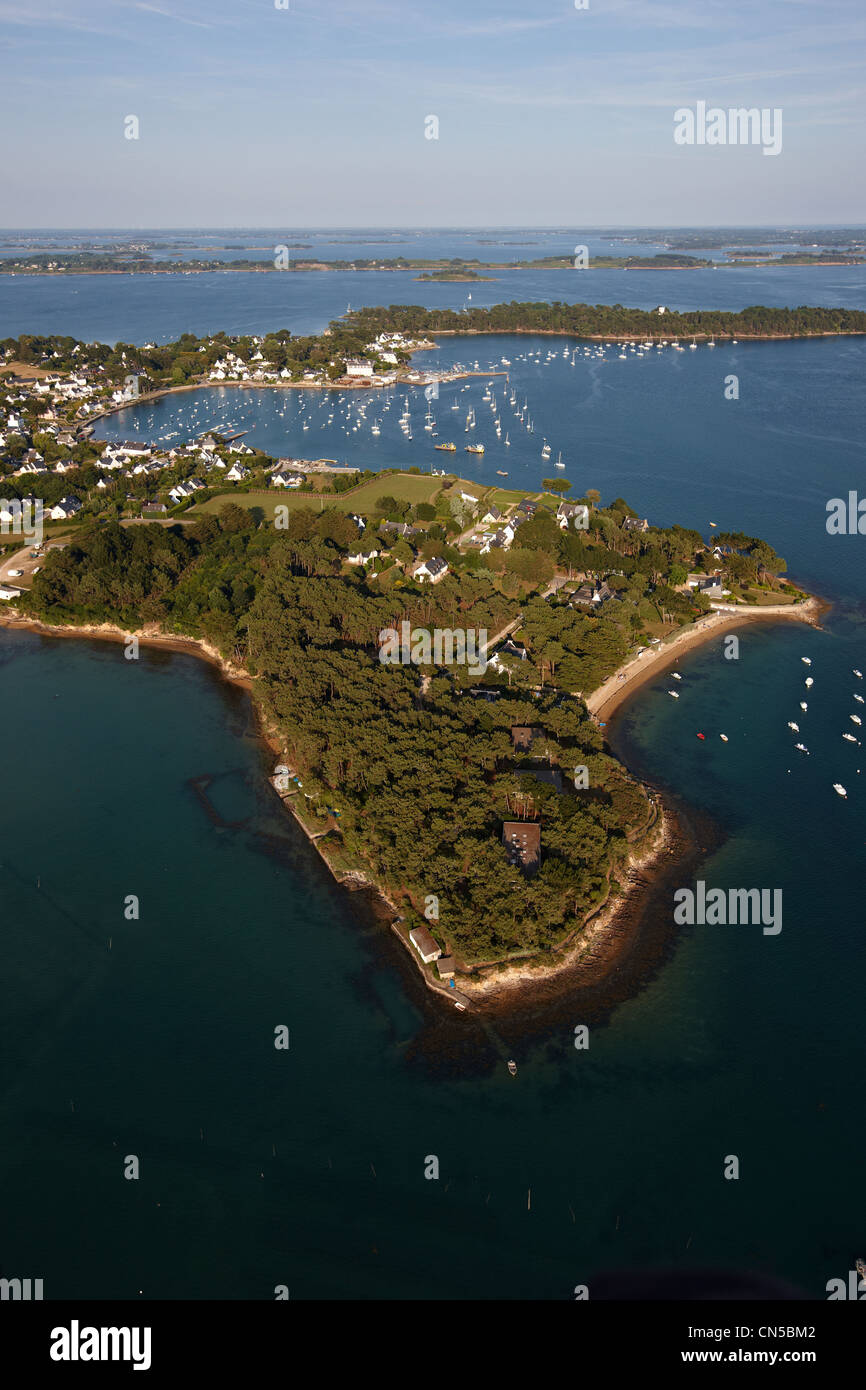 France, Morbihan, Golfe du Morbihan, Larmor Baden, Pointe du Berchis, Port  Lagaden (aerial view Stock Photo - Alamy