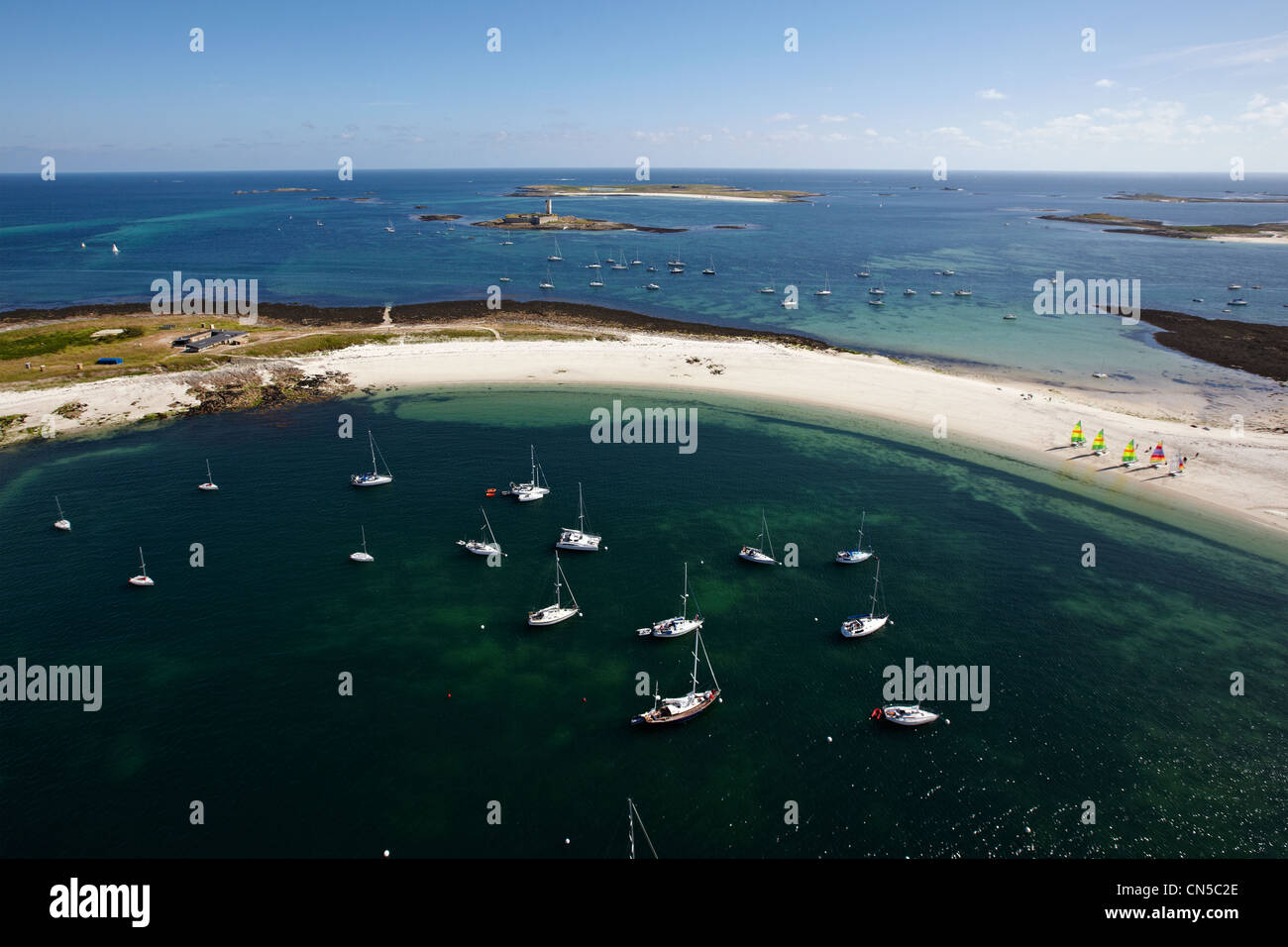 France, Finistere, Archipel des Glenan, sandbank between Ile de