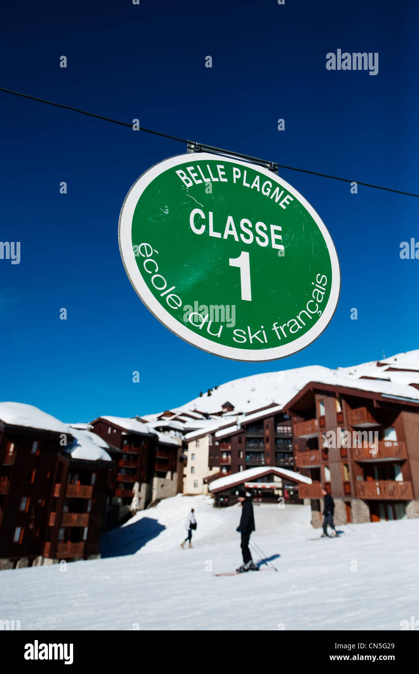 Ski piste sign french alps hi-res stock photography and images - Alamy