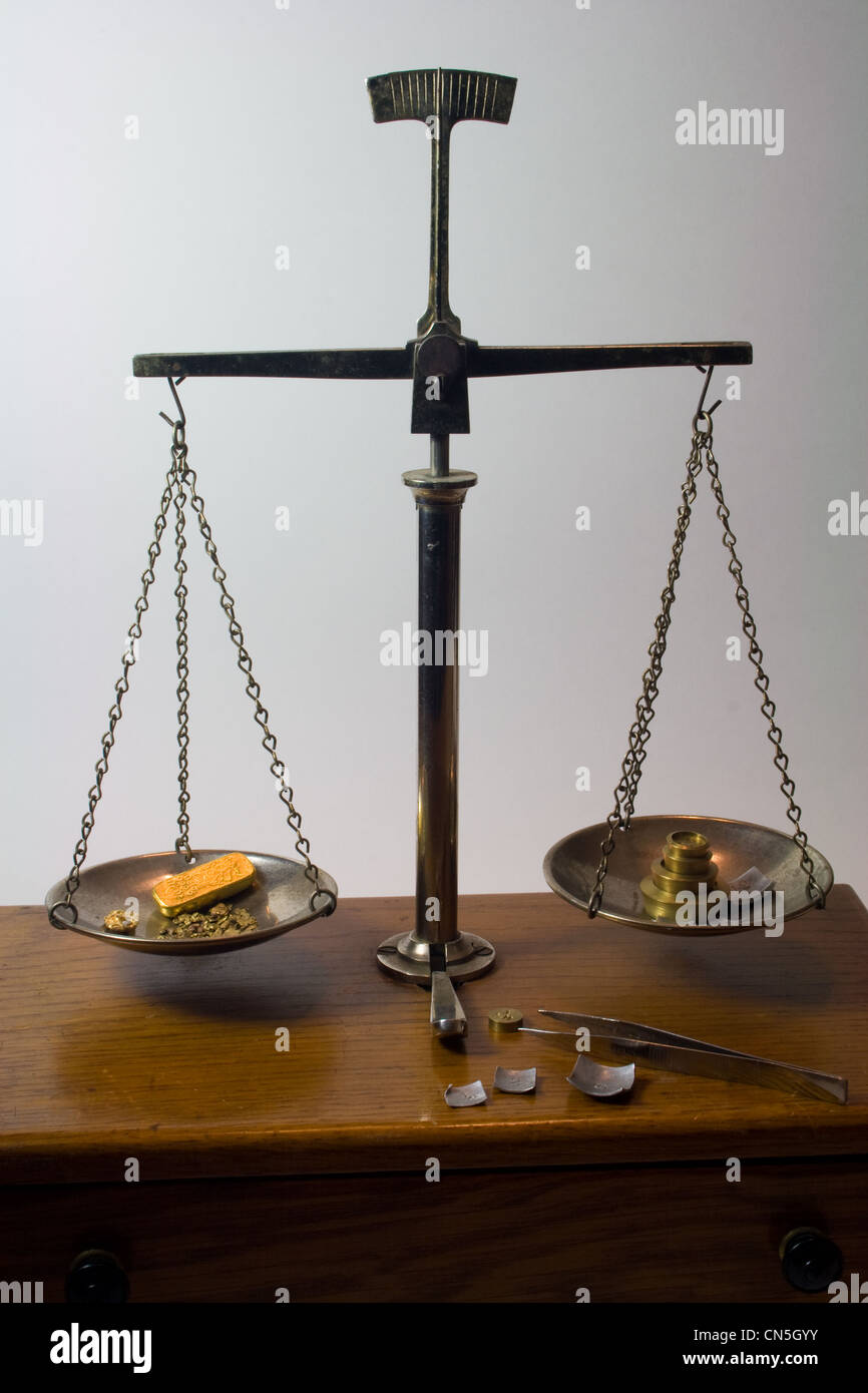 Balance scale weights hi-res stock photography and images - Alamy