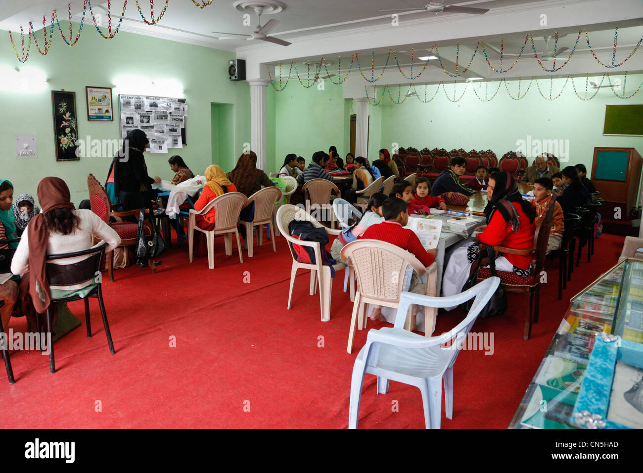 Dehradun, Uttarakhand, India. Tasmia Academy, a Muslim Women's Sewing Instruction Group. Stock Photo