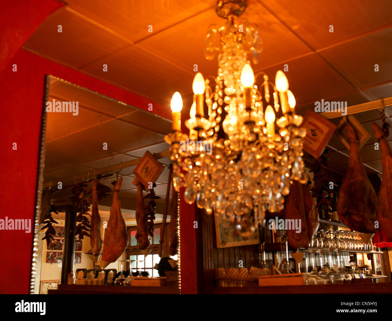France, Paris, feature: 25 Parisian bistrots, general round of drinks, L'Ami Jean Bistrot, 27 Rue Malar Stock Photo