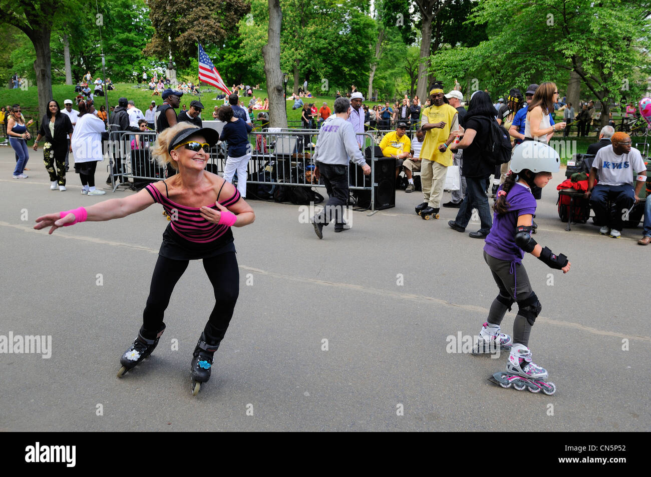 United States, New York City, Manhattan, Central Park, dance skaters