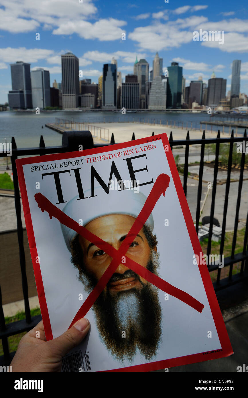 United States, New York City, Downtown Manhattan seen from the Promenade in Brooklyn, the Time magazine of May 20, 2011 Stock Photo