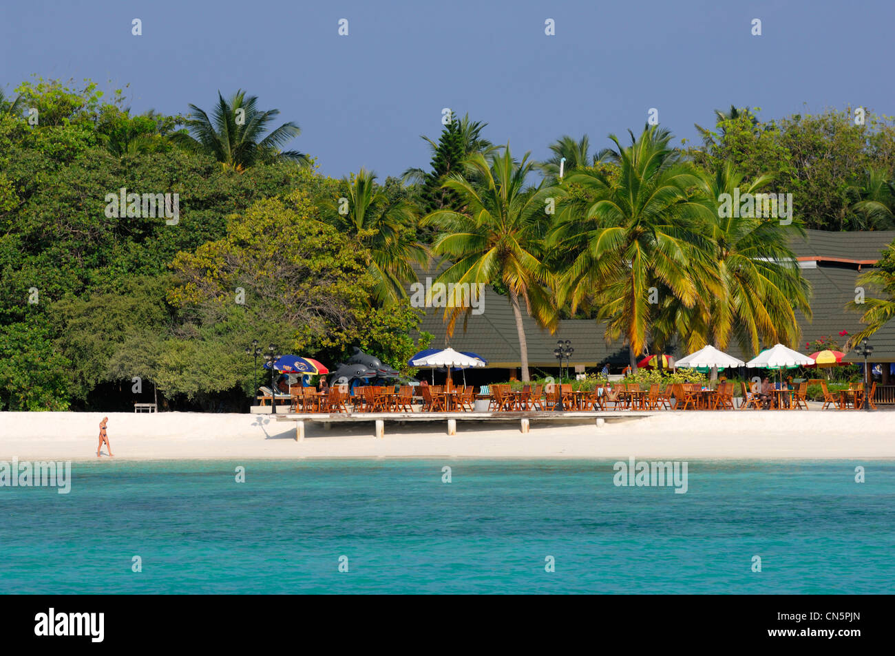 Maldives, North Male Atoll, Lankanfinolhu Island, Paradise Island Resort and Hotel, white sand beach, bar and restaurant on the Stock Photo