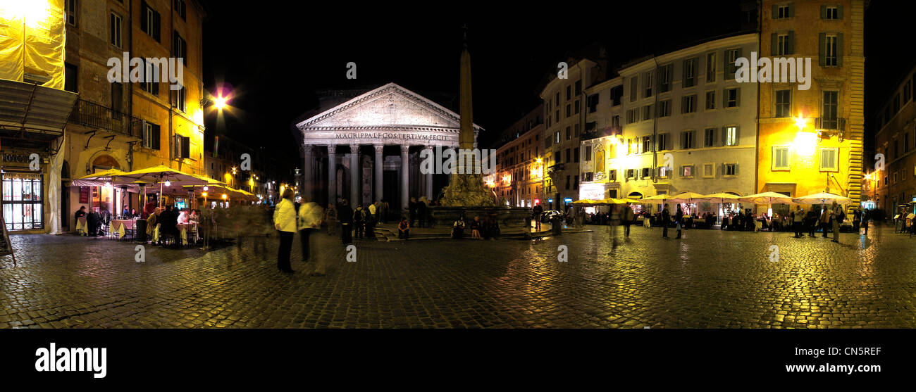 Italy Rome old town Pantheon at Piazza della Rotanda at night Stock Photo