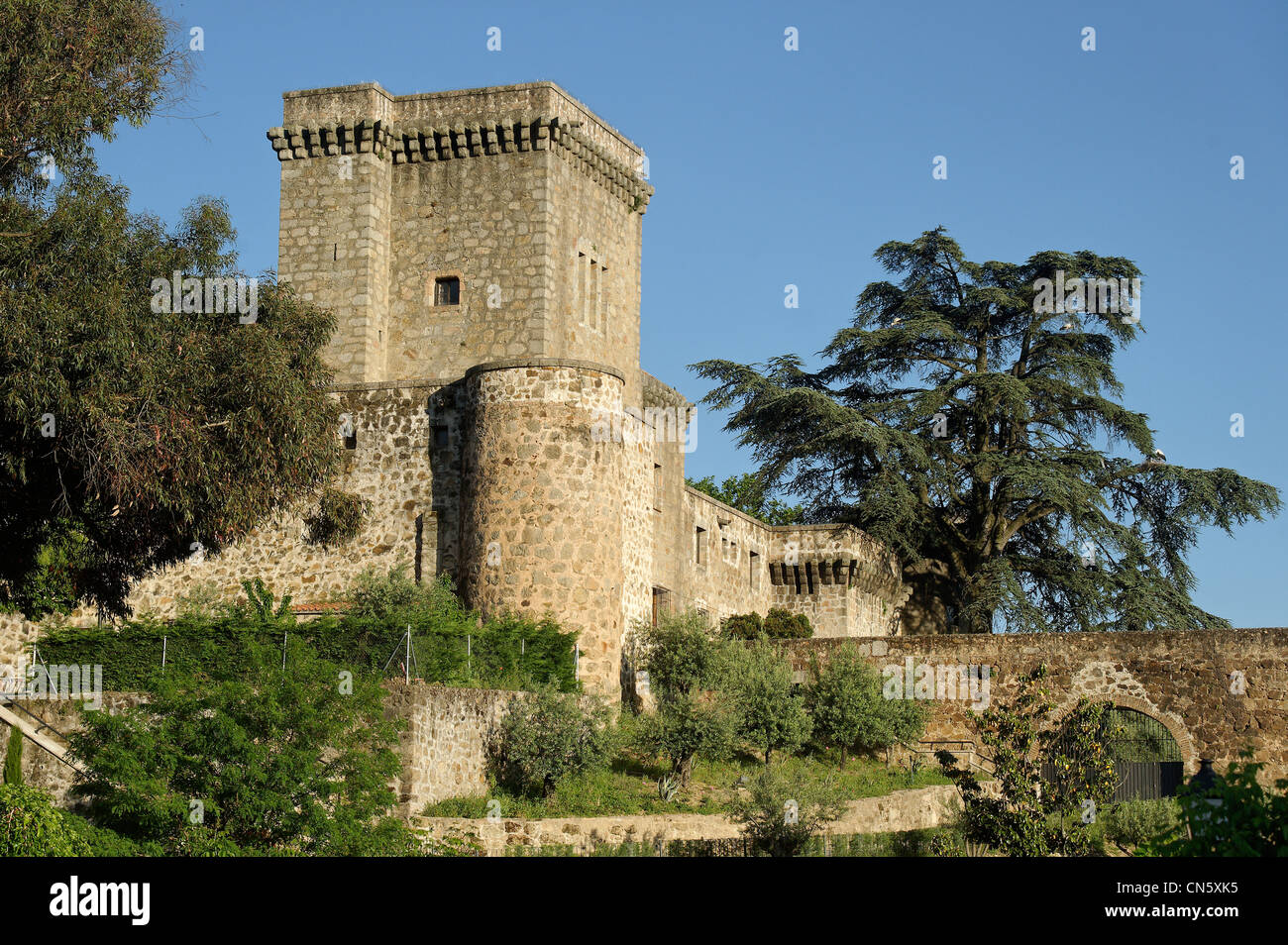 Spain, Extremadura, Jarandilla de la Vera, medieval castle of the 15th century was the home of Carlos V and transformed now Stock Photo