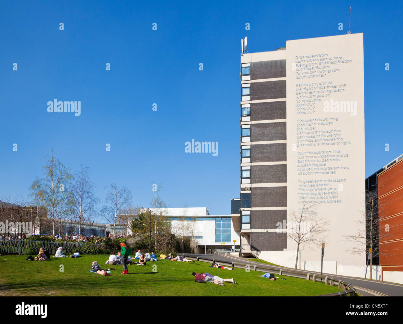 Owen Building sheffield hallam university students in the sun outside the Owen ...