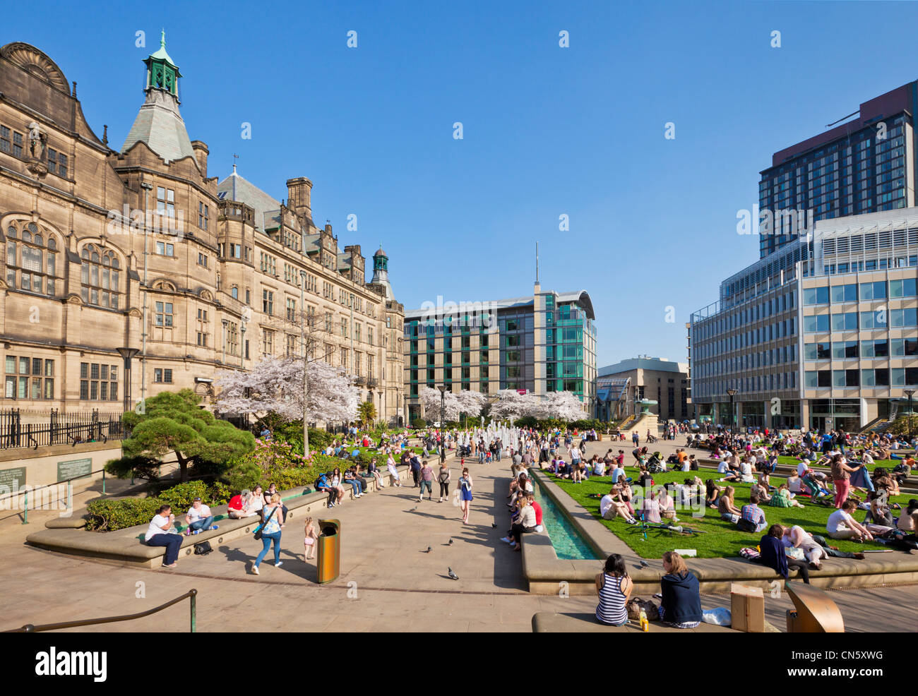 sheffield city centre town hall and lots of people in the peace gardens sheffield city centre south yorkshire england gb uk europe Stock Photo