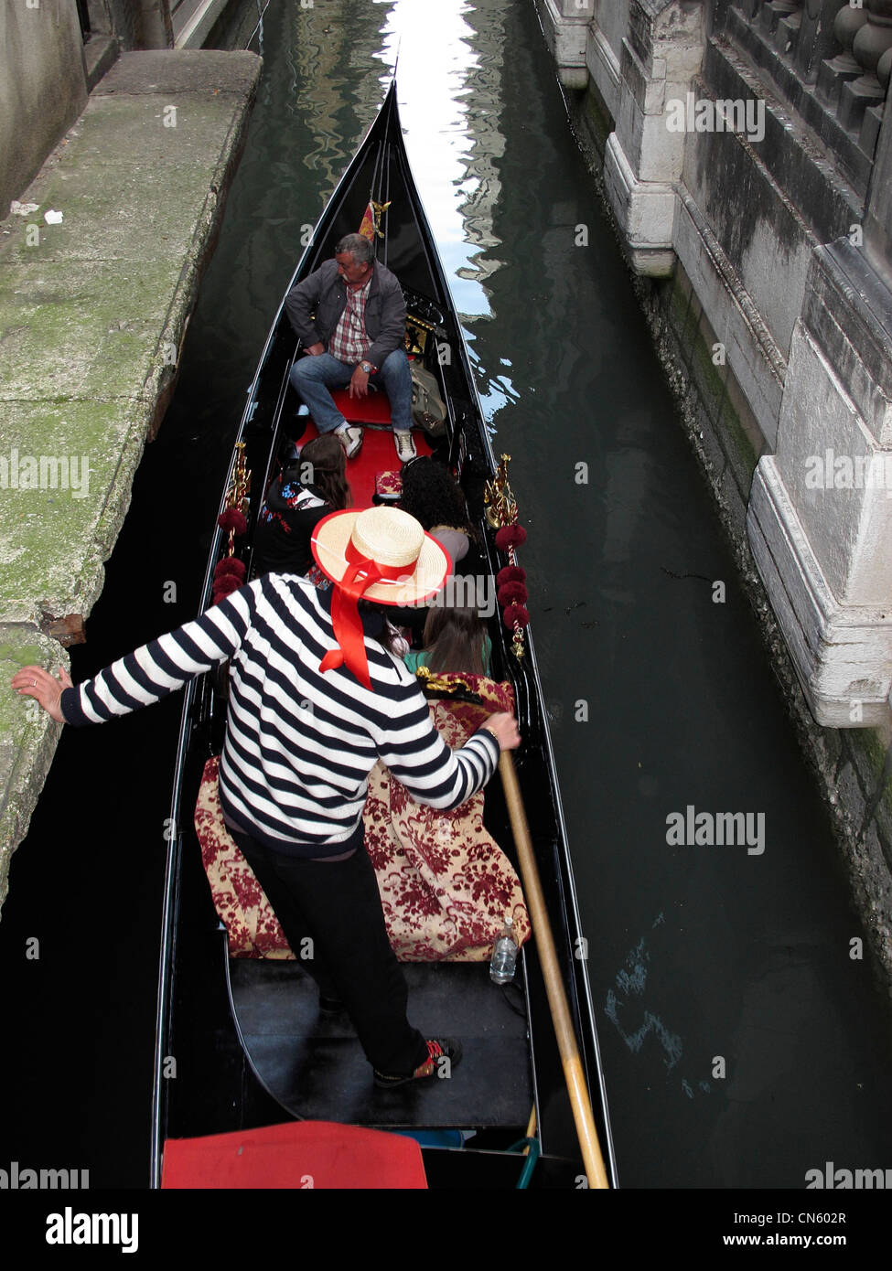 Venice italy gondola narrow canal hi-res stock photography and images ...