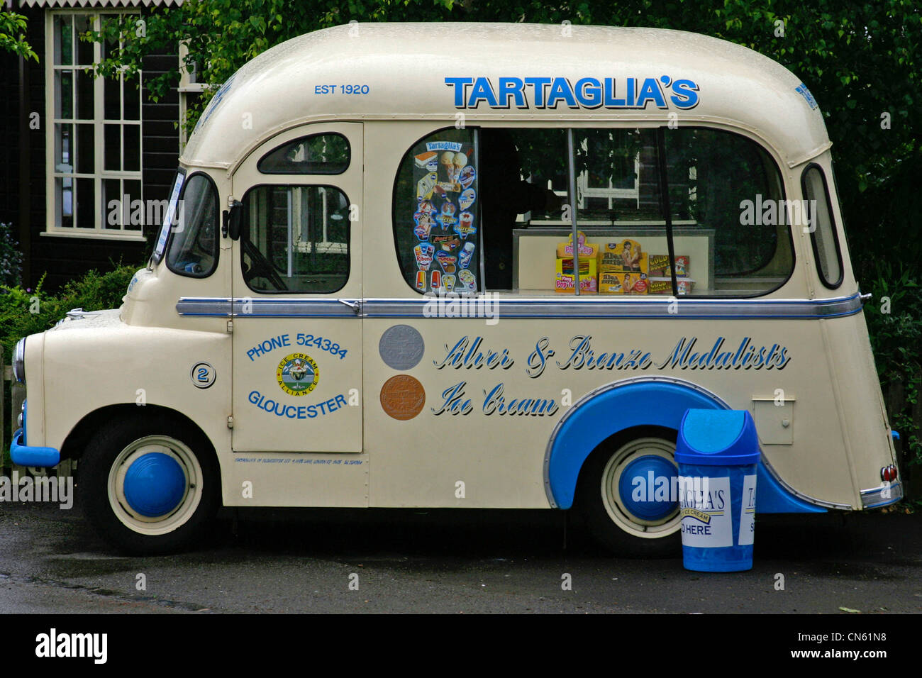 old fashioned ice cream van