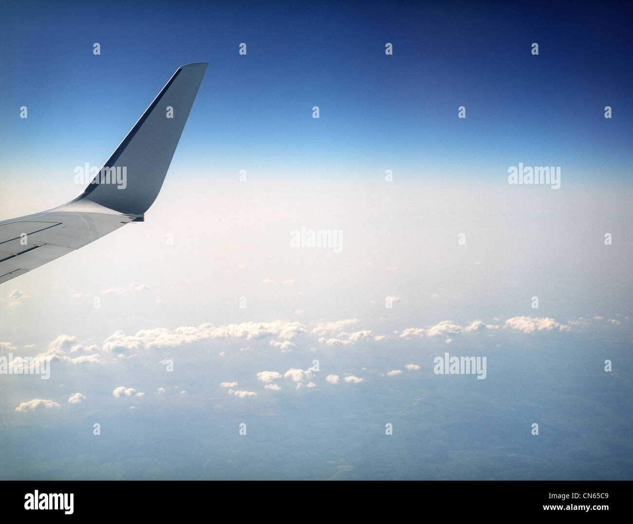 737 flying overhead hi-res stock photography and images - Alamy
