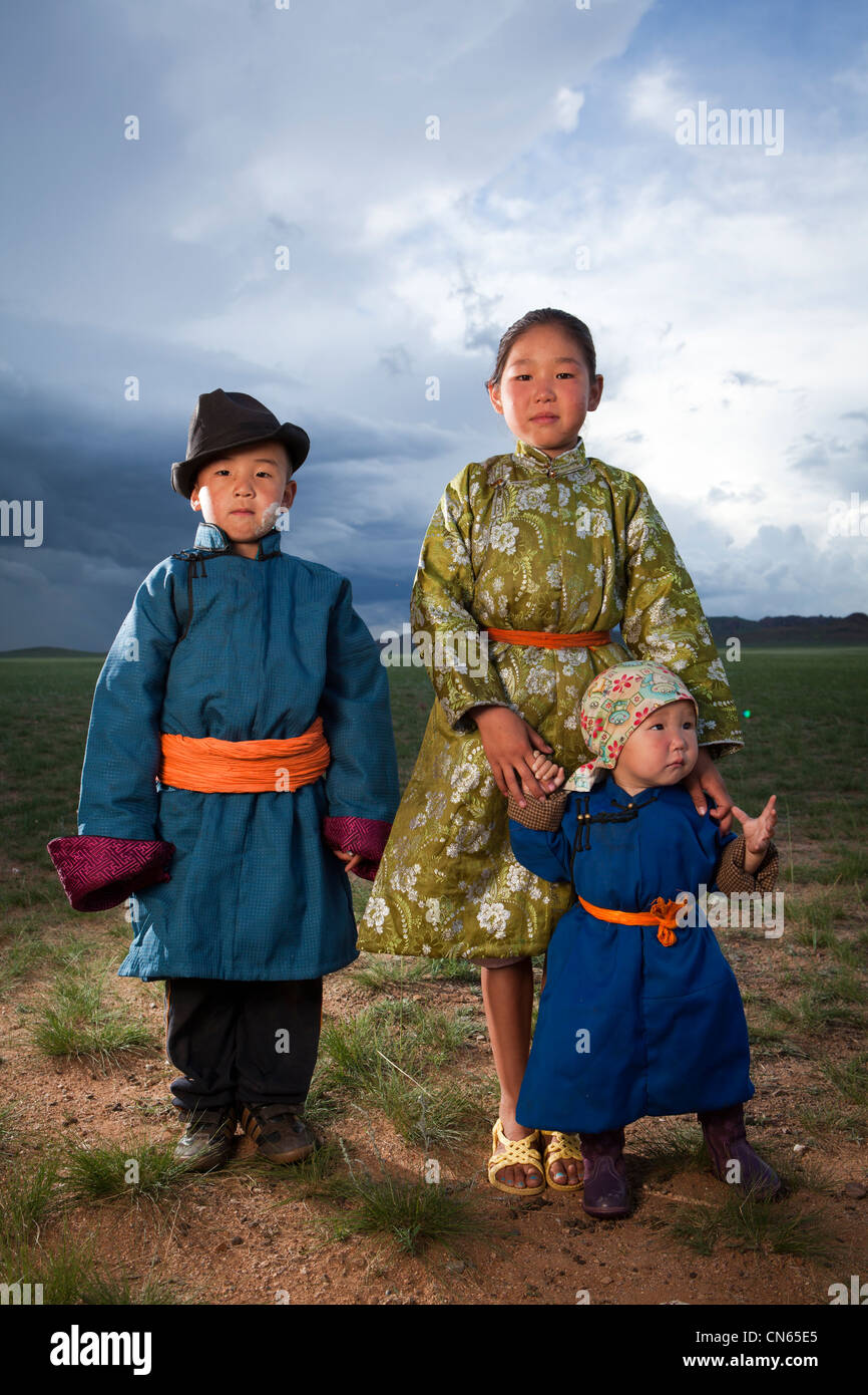 Mongolian child on the steppe , khuduu aral, khentii province, Mongolia  Stock Photo - Alamy
