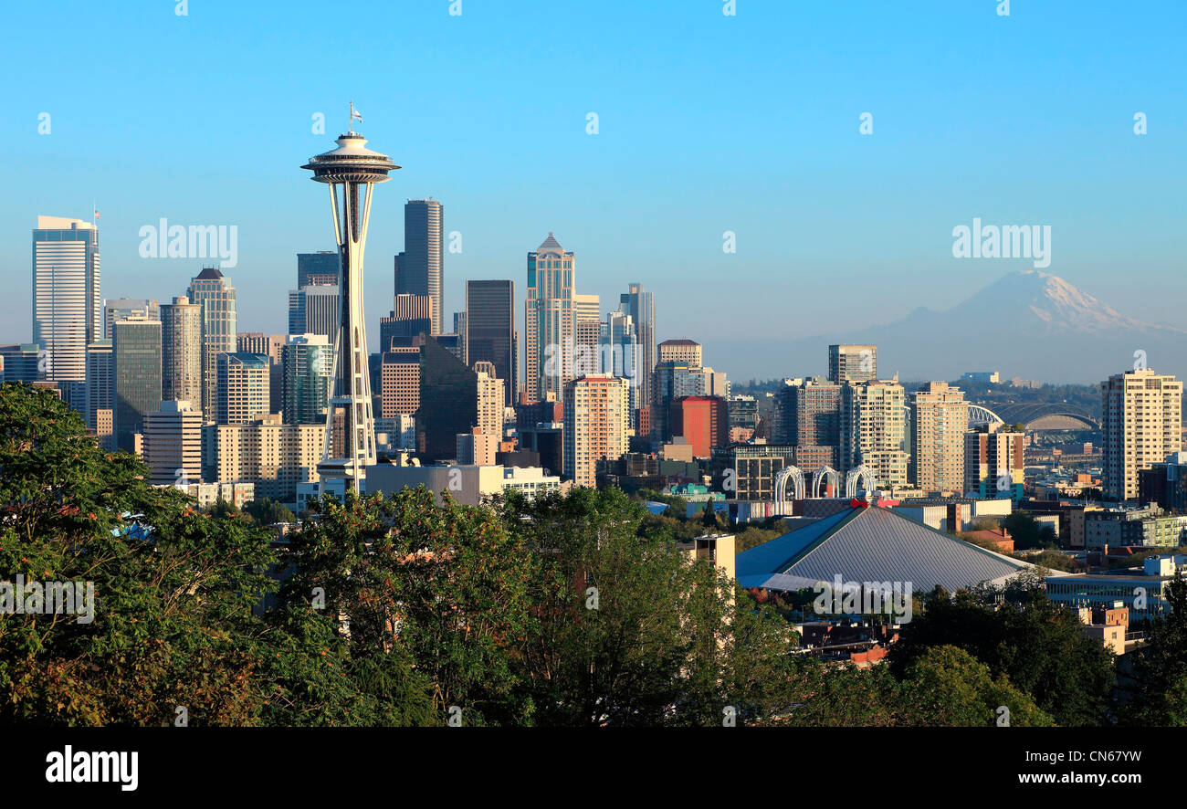 The Seattle skyline and mt. Rainier at sunset, WA state. Stock Photo