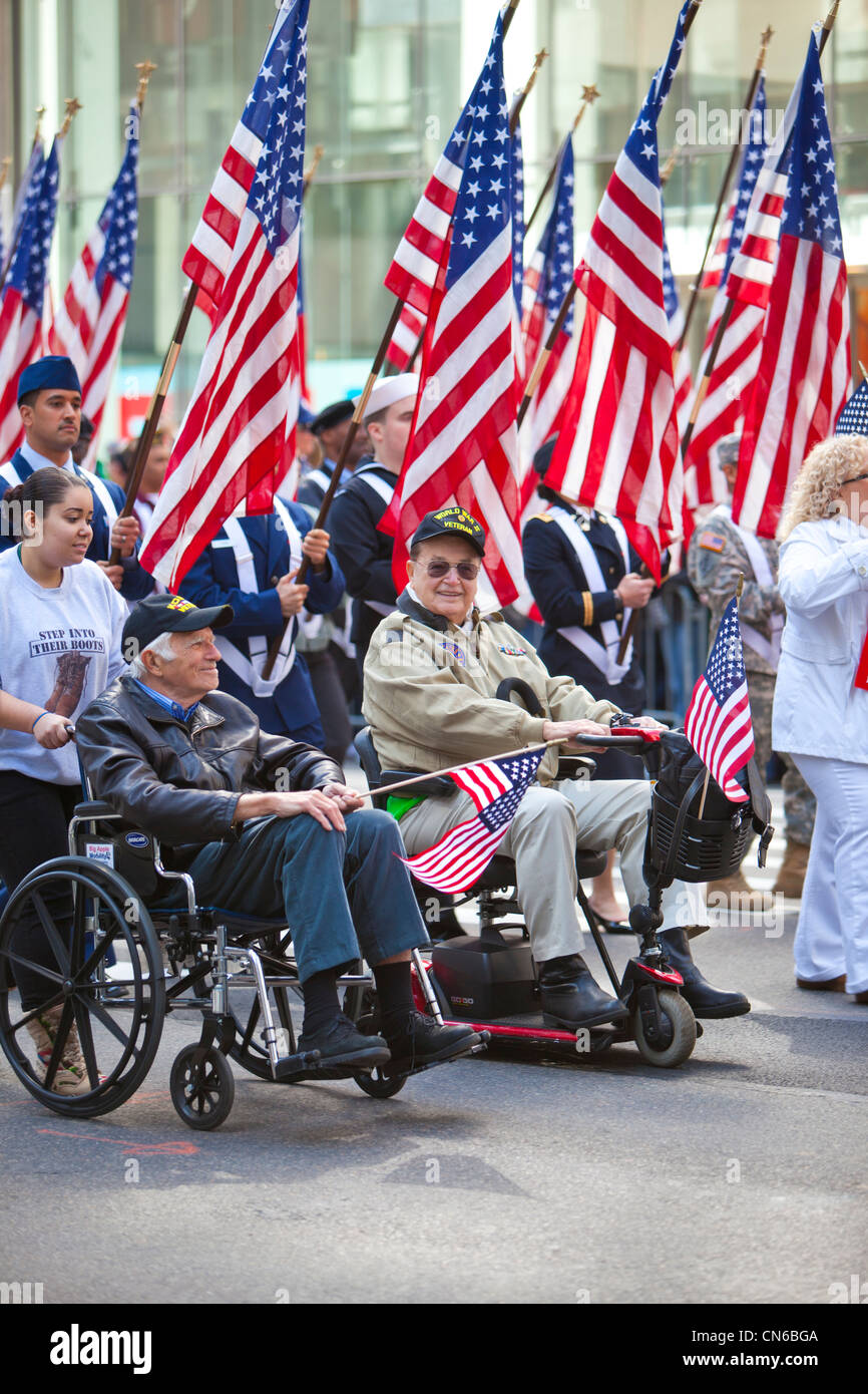 New york city veteran day parade hi-res stock photography and images ...