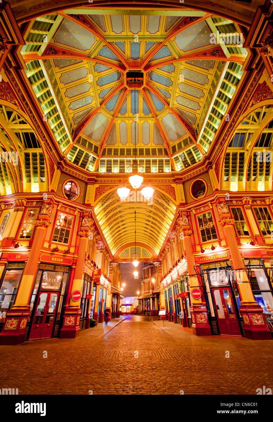 Leadenhall covered market interior night hi-res stock photography and ...