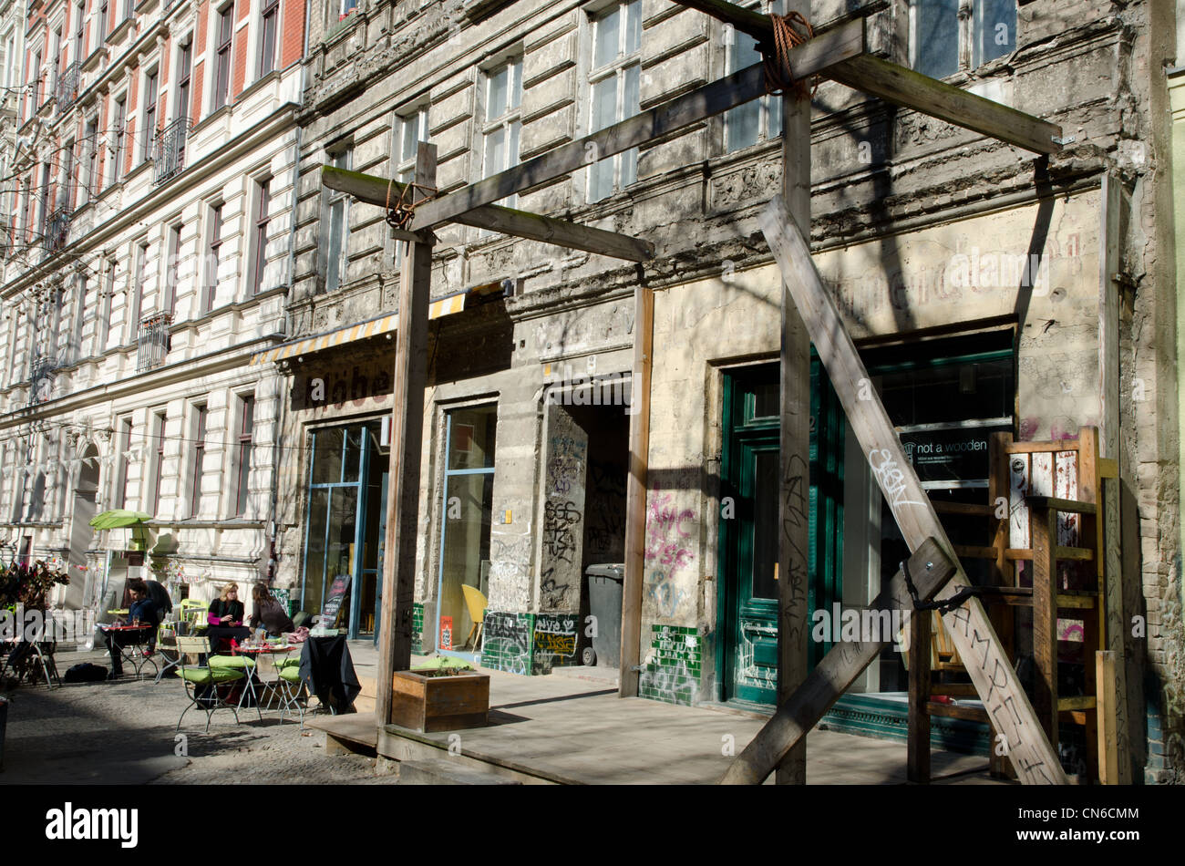 Street cafe in trendy Berlin district of Prenzlauer Berg, Germany Stock Photo Alamy