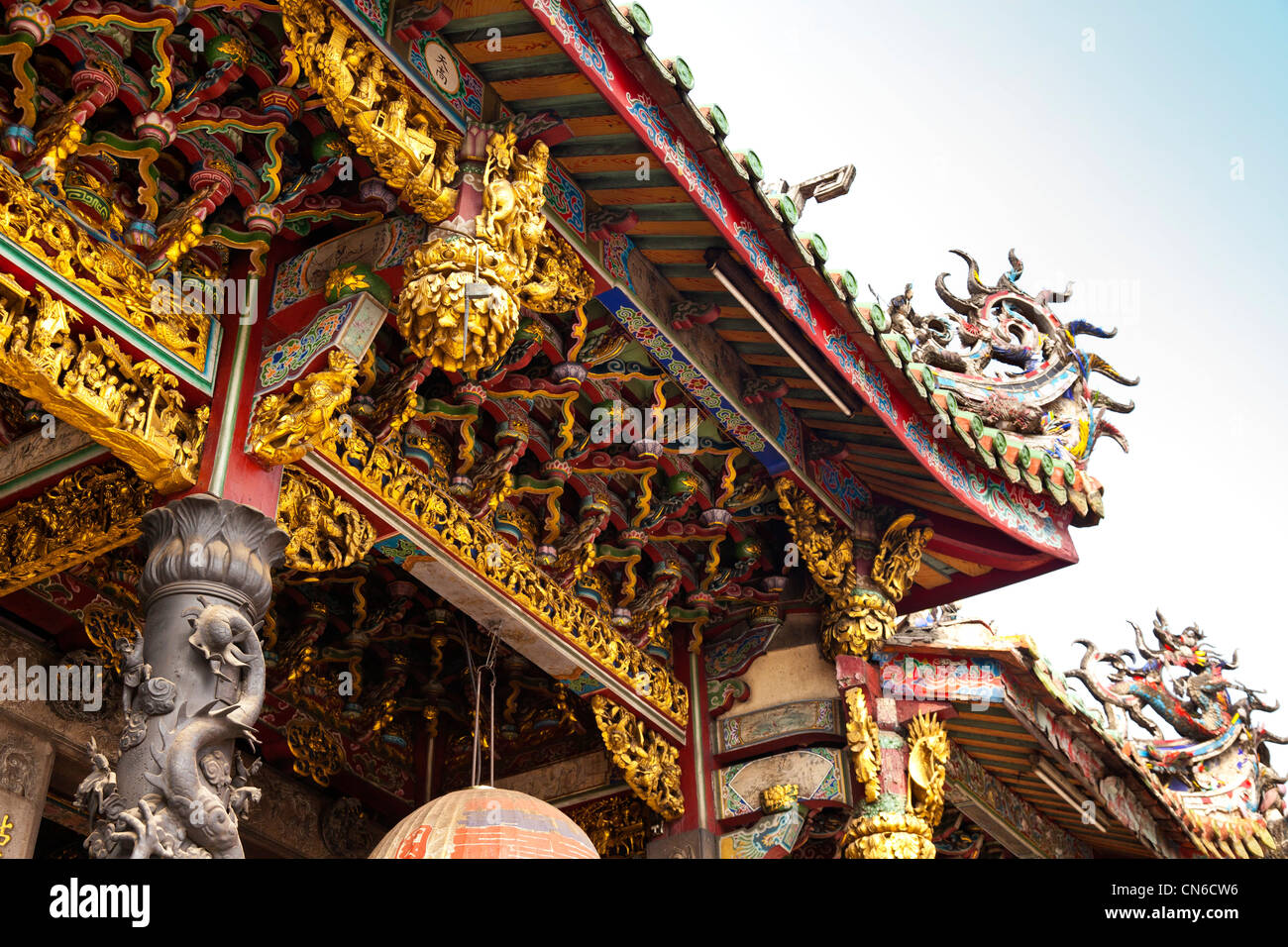 Decorative roof detail at Longshan or Lungshan Temple Taipei Taiwan. JMH5685 Stock Photo