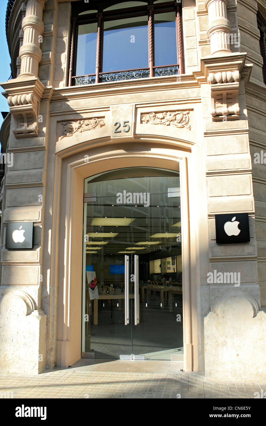 The Apple Store Valencia Spain Stock Photo Alamy