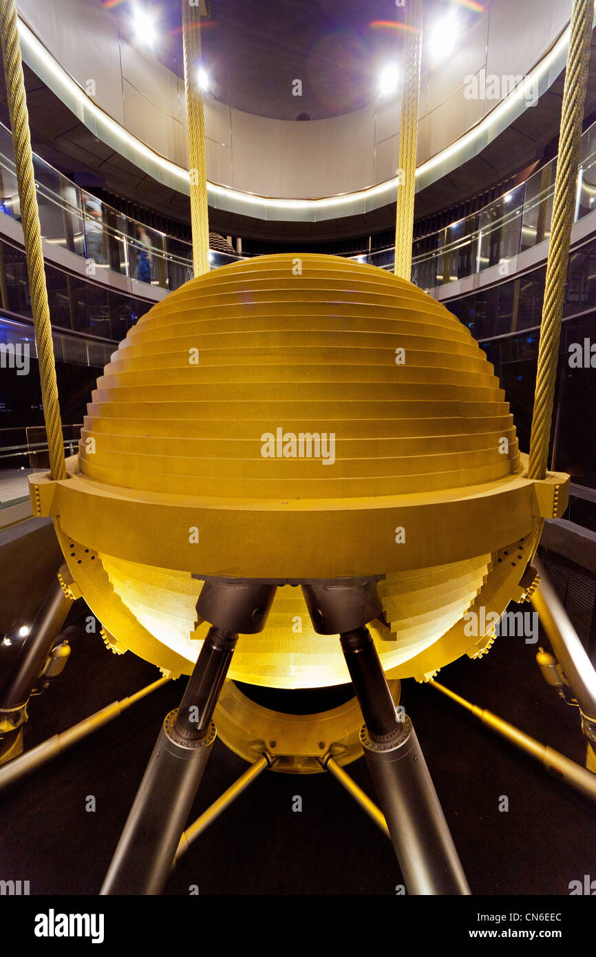 Tuned mass damper pendulum weighing 660 tonnes atop Taipei 101 skyscraper Taipei Taiwan. JMH5733 Stock Photo