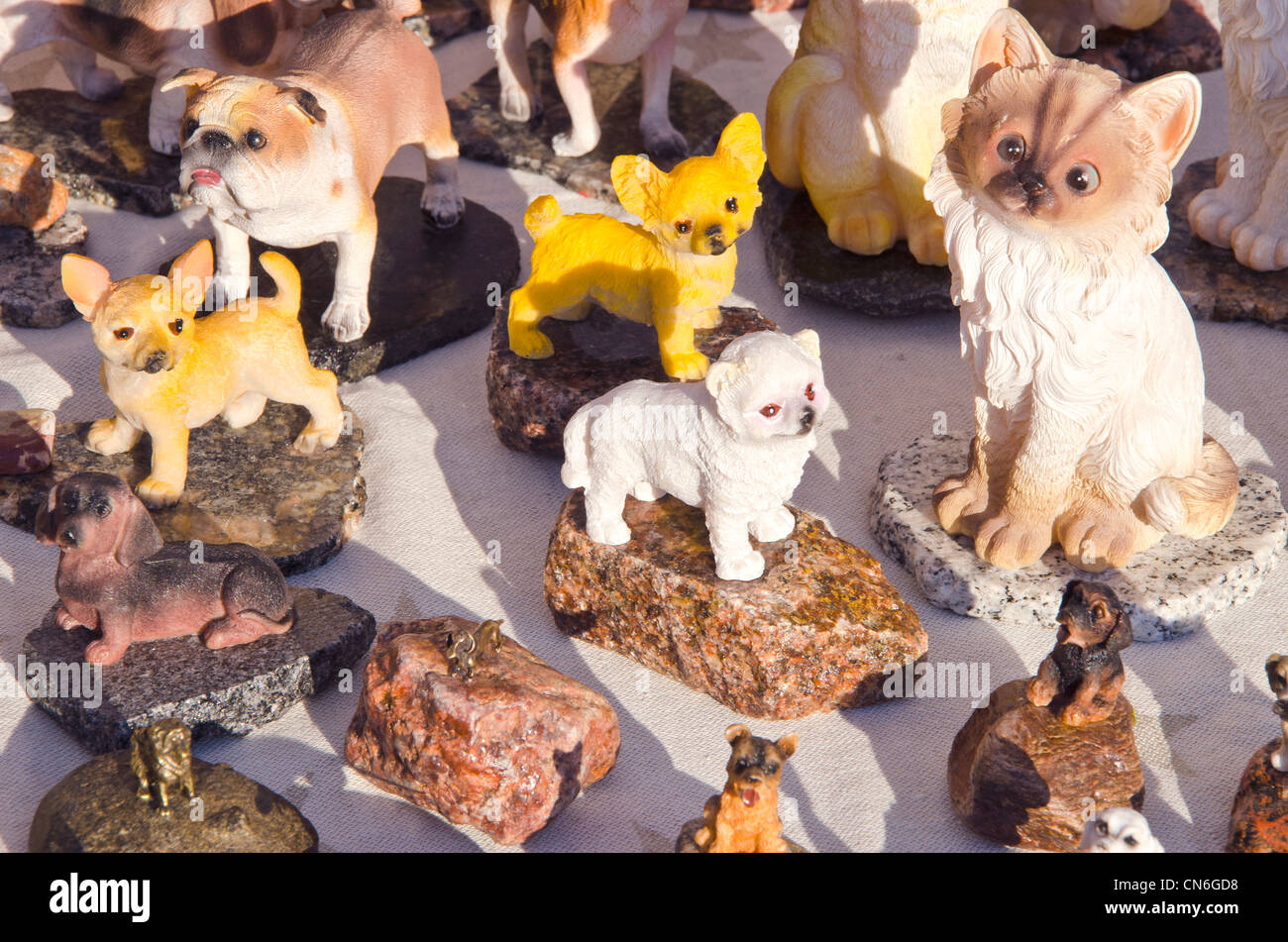 Dog and cat hot sale figurines
