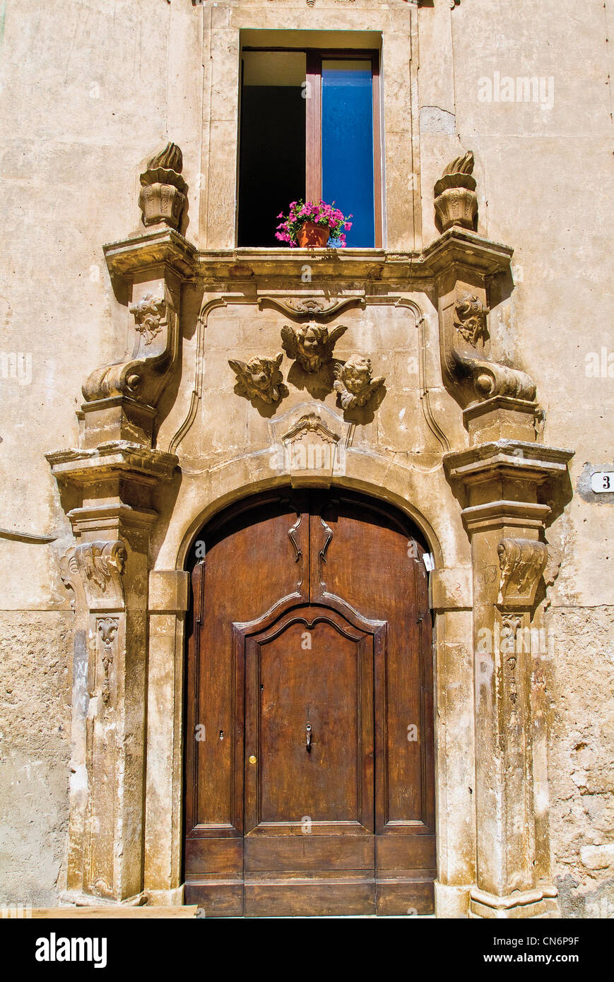 Europe italy Abruzzo L'Aquila Province Scanno ancient door Stock Photo