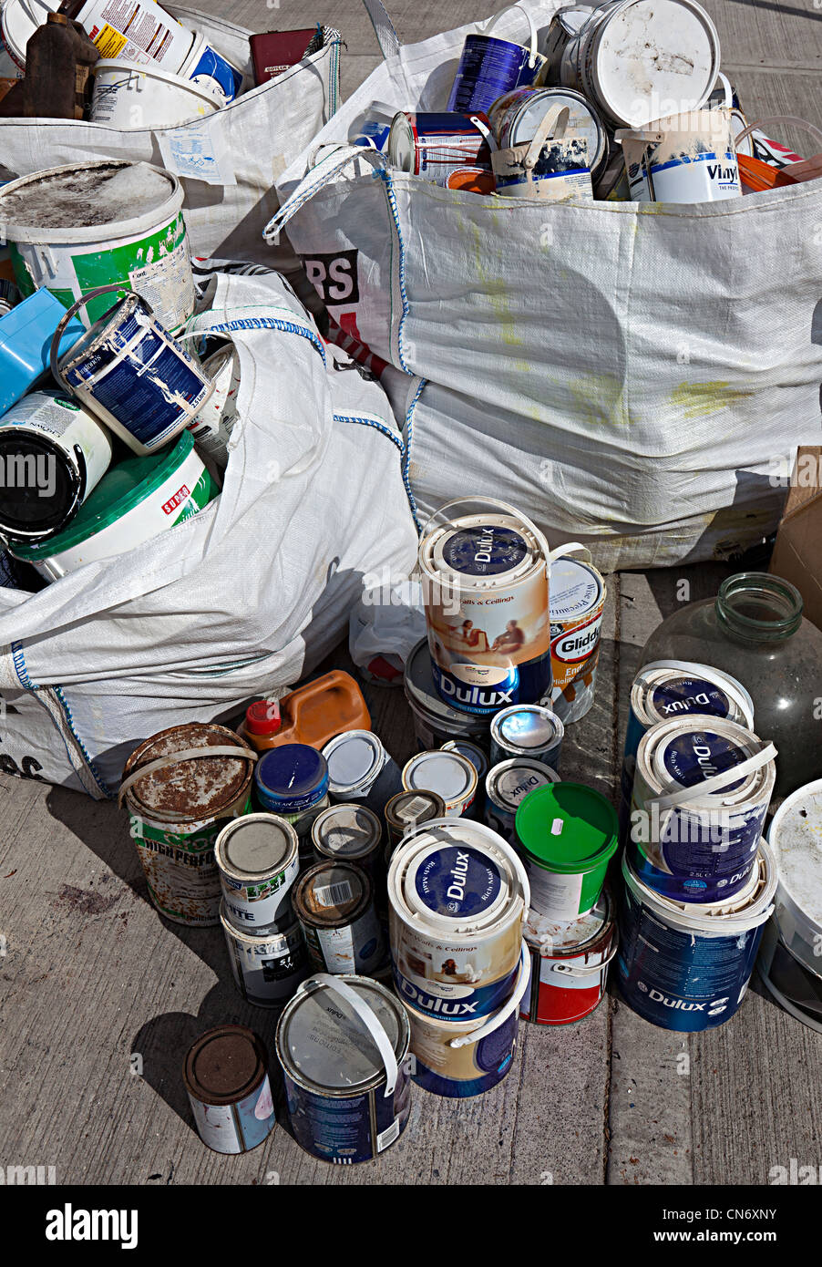 Metal paint cans hires stock photography and images Alamy