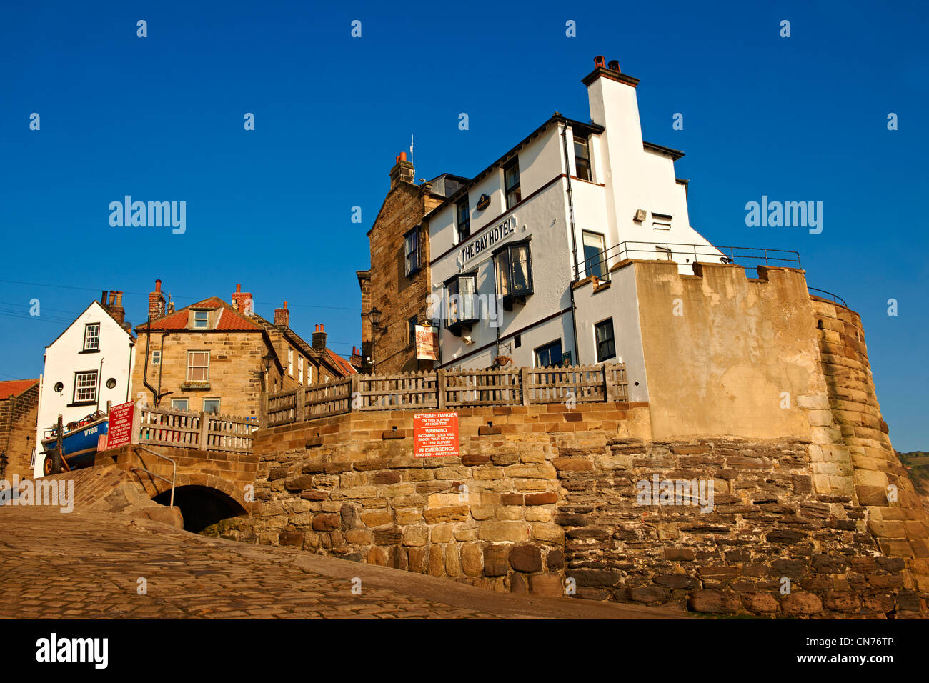 Bay Hotel Pub, Village & Slipway Of Historic Fishing Village Of Robin 