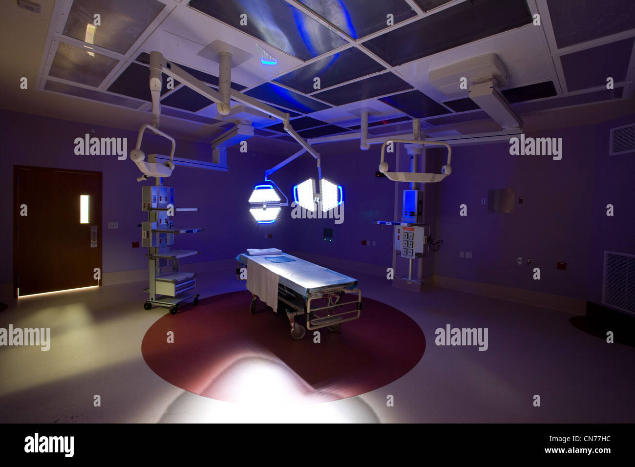 modern hospital surgical operating room Stock Photo - Alamy