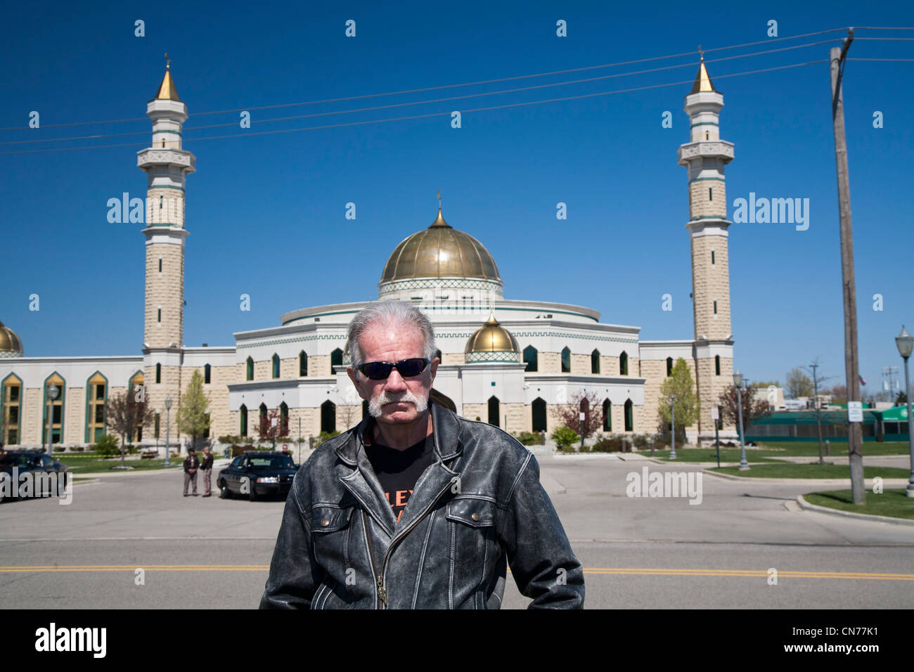 Dearborn, Michigan - Florida pastor Terry Jones holds a rally against Islam in front of the Islamic Center of America. Stock Photo