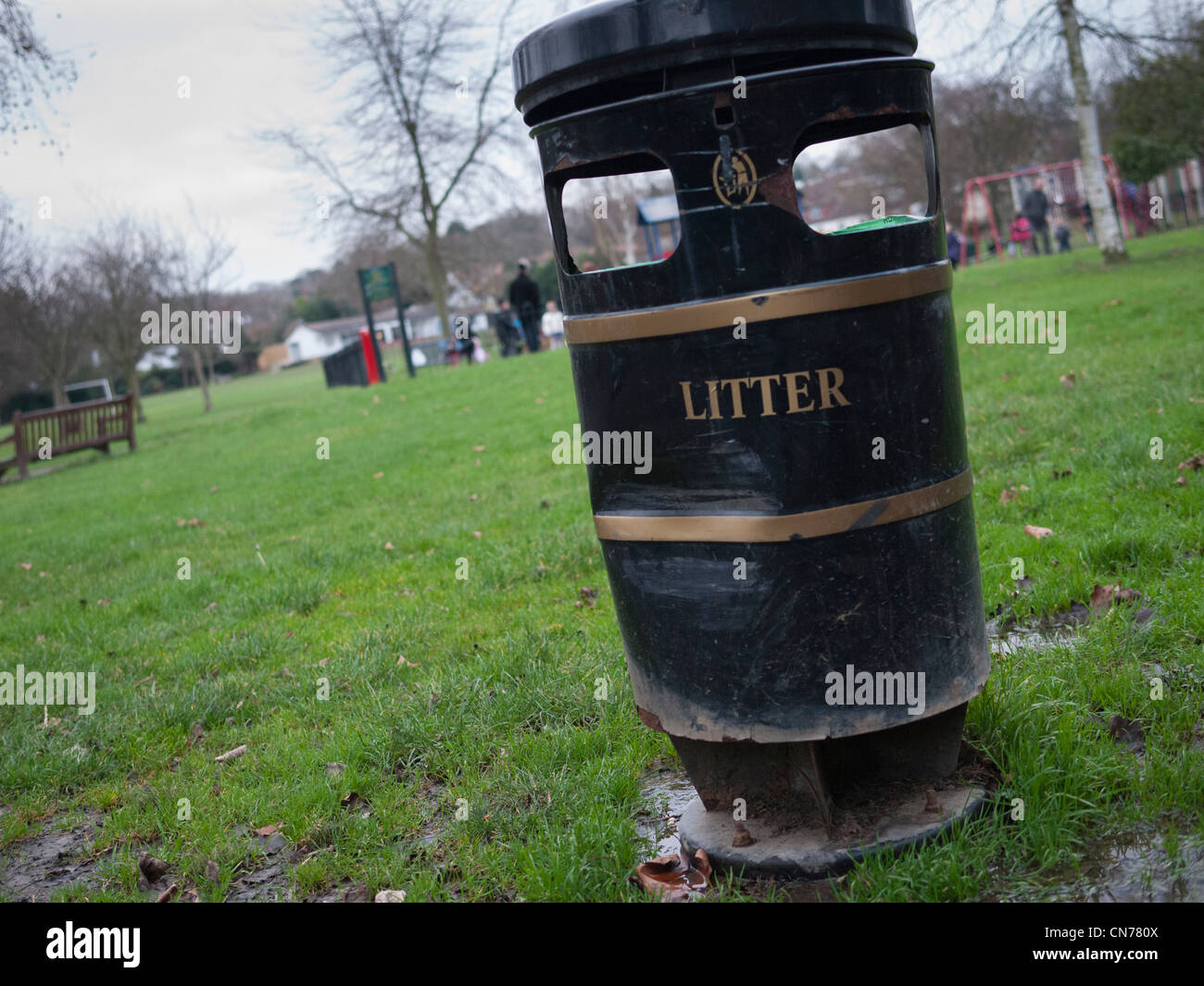 Litter garbage bin hi-res stock photography and images - Alamy