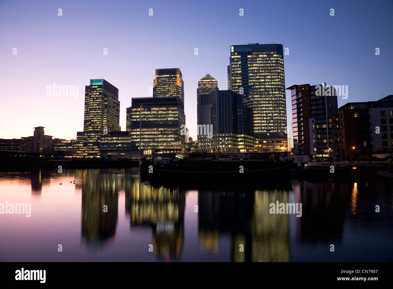 Barclays Canary Wharf High Resolution Stock Photography and Images - Alamy