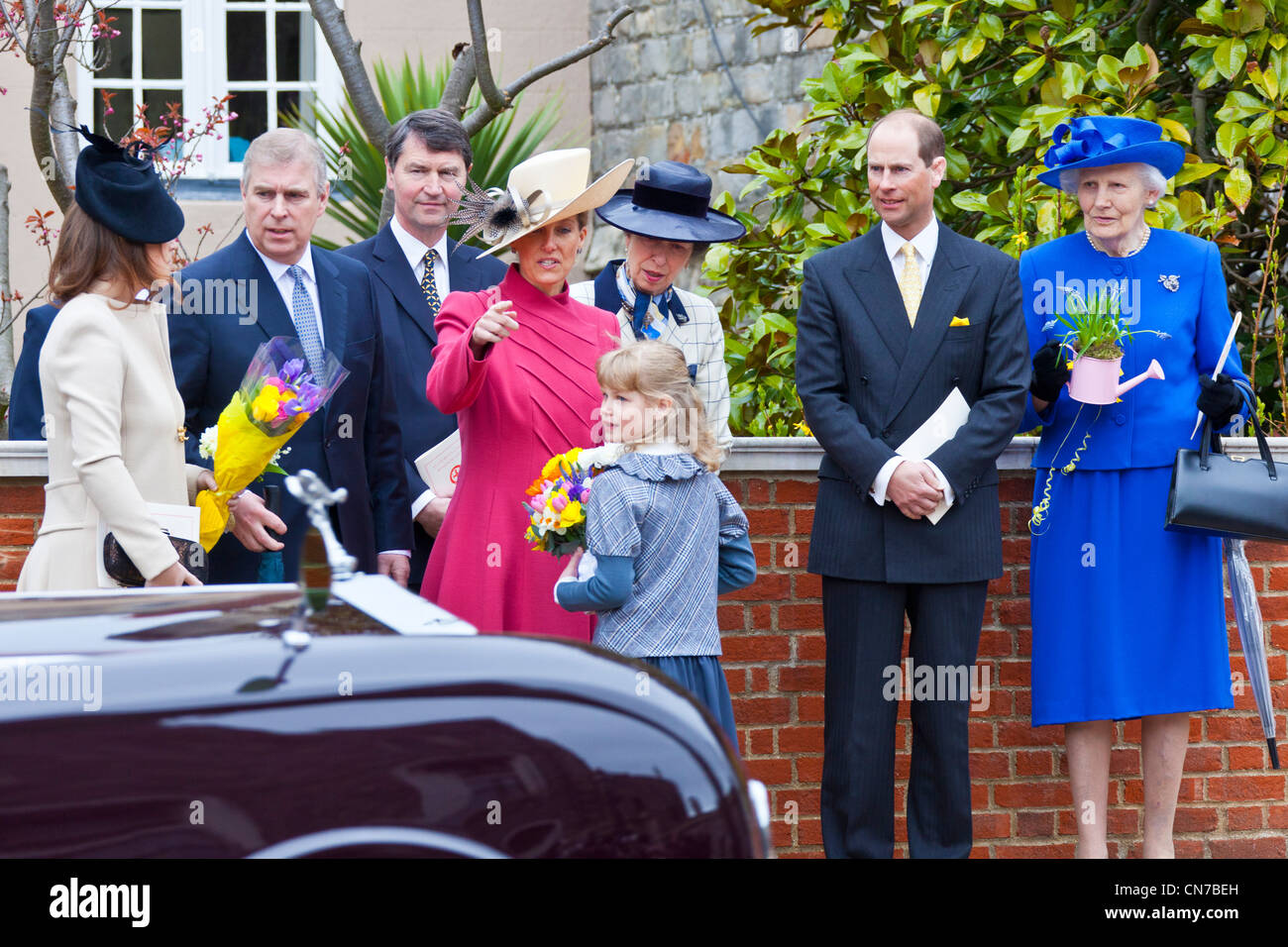 royal-family-eugenie-andrew-tim-lawrence-sophie-wessex-louise-anne