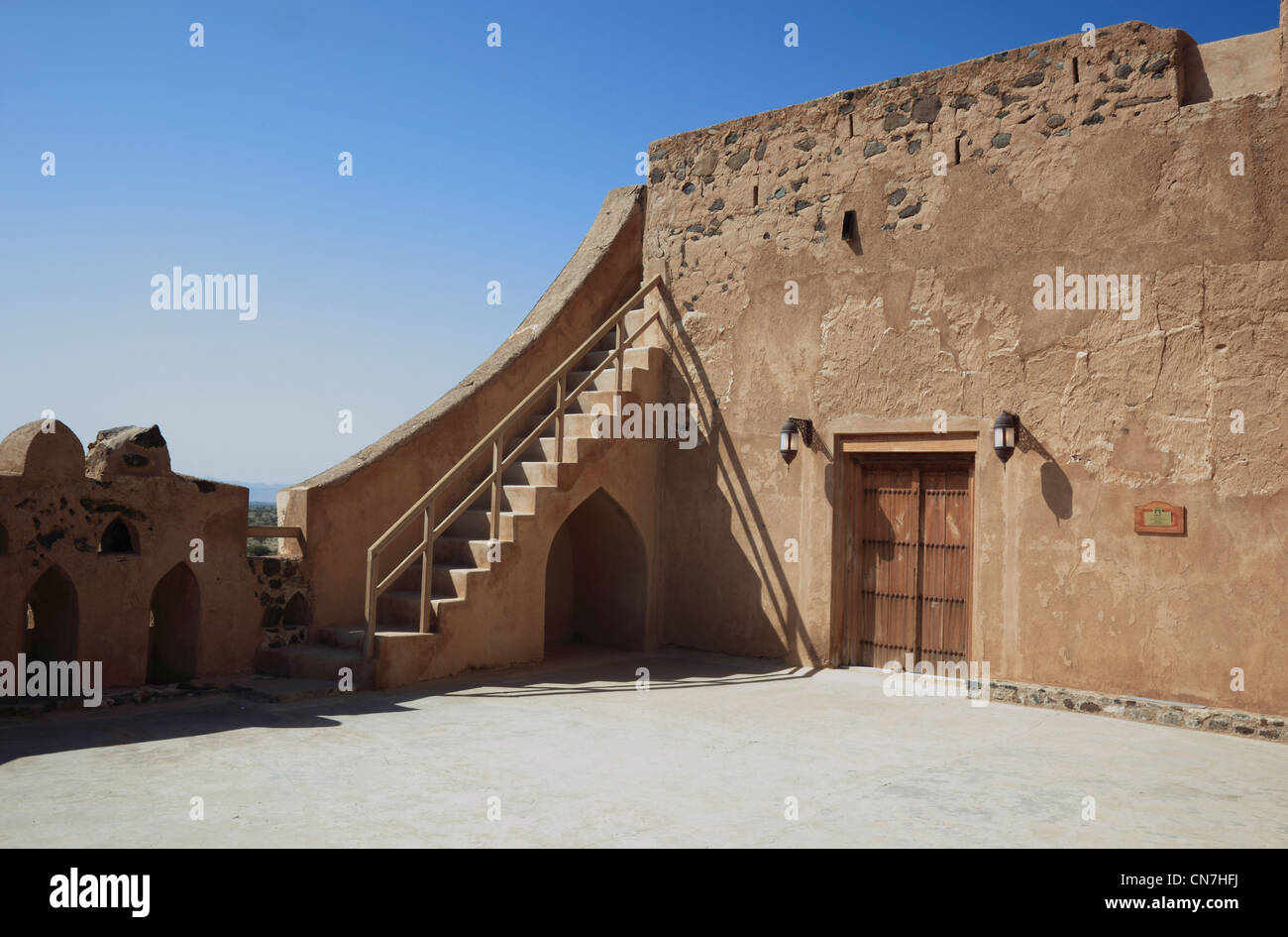 Das Schloss von Jabrin oder Schloss von Jabreen ist ein auch als Fort bezeichnetes Wohnschloss aus dem Mittelalter in der Wüste Stock Photo