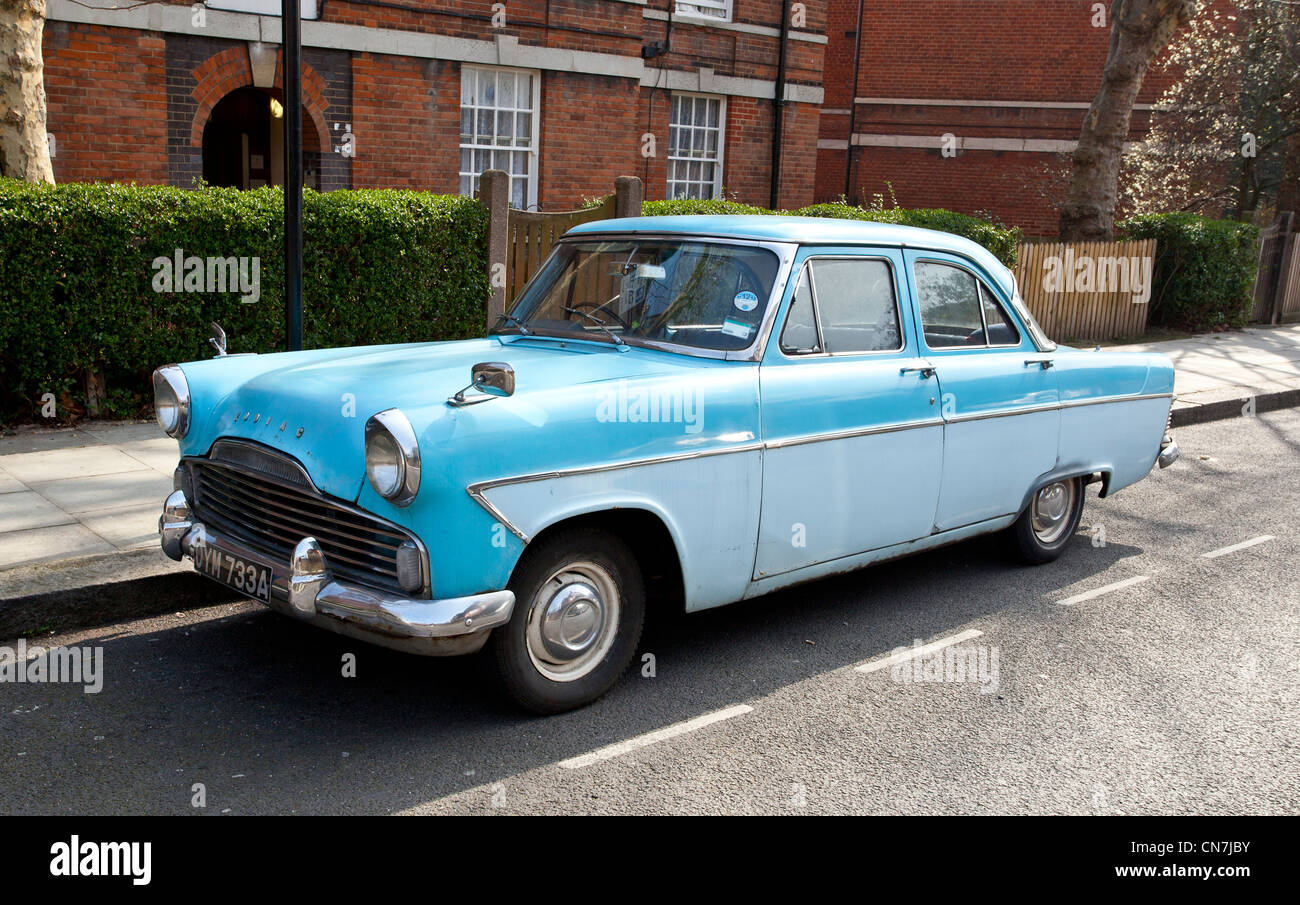 Side view of a Ford Zephyr Zodiac car parked on the street, London, England, UK Stock Photo