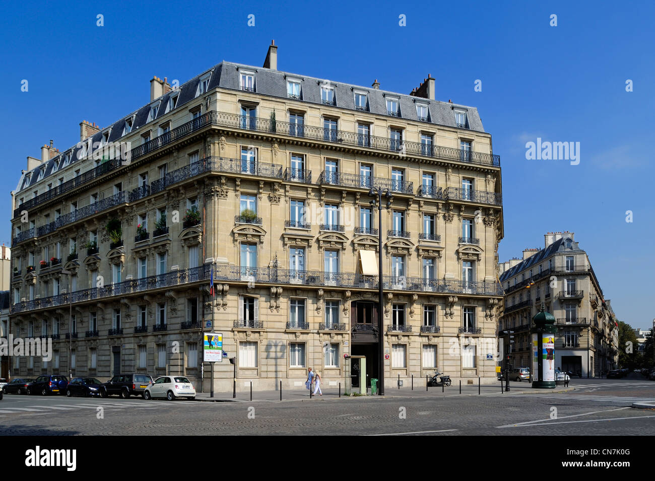 France, Paris, Haussmann first class type buildings on place of the Dominican Republic facing the park Monceau Stock Photo
