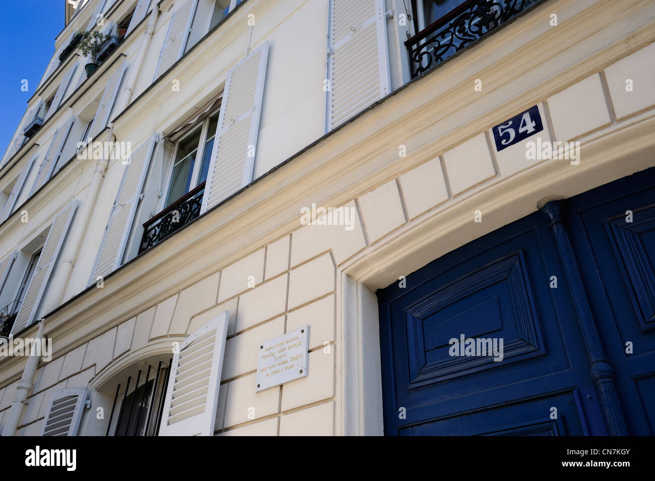 France, Paris, Montmartre, at No. 54 Rue Lepic the painter Vincent Van Gogh and his brother Theo lived on the third floor of Stock Photo