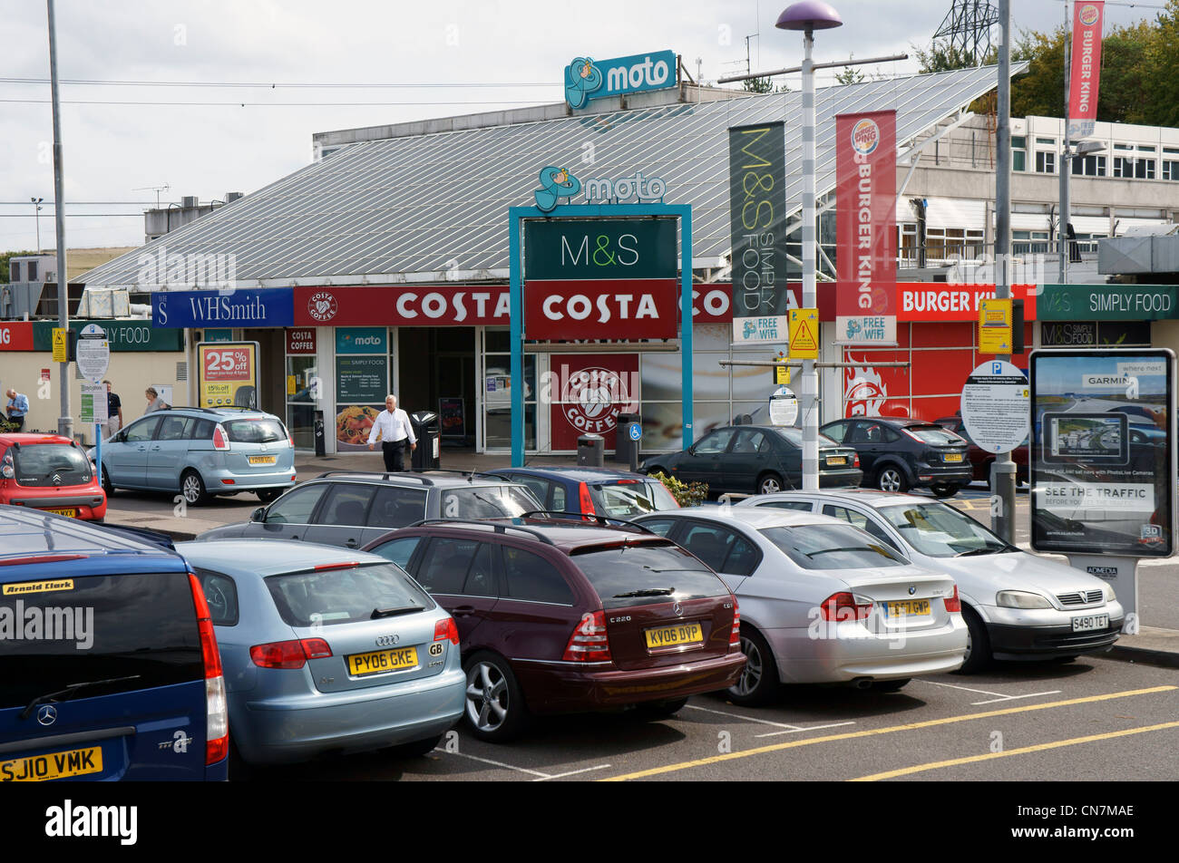 Moto Services Toddington on the M1 Southbound with M & S Simply Food,  Costa, W H Smith and Burger King outlets Stock Photo - Alamy