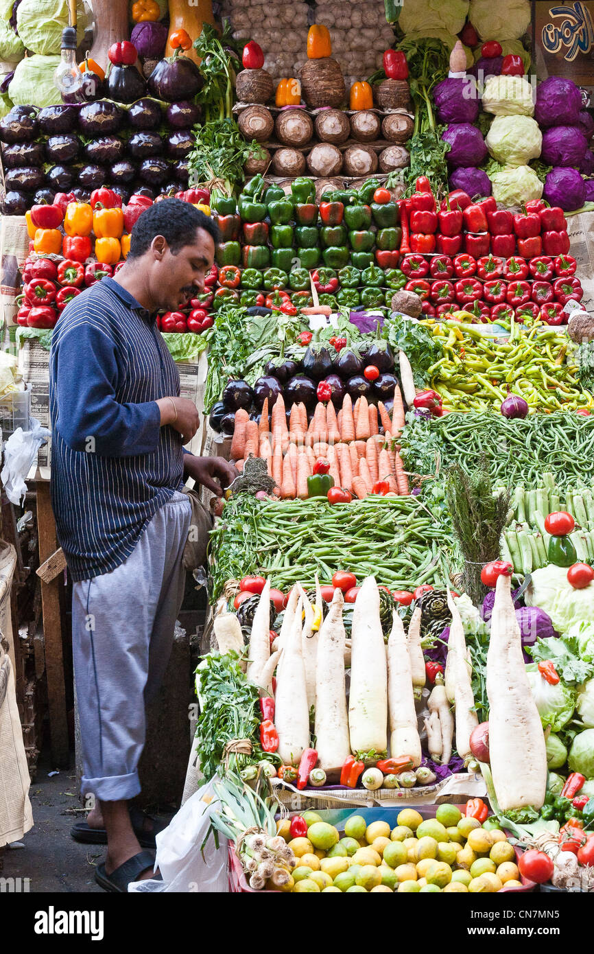 Egypt, Cairo, Khan El Khalili souk, vegetables shop Stock Photo Alamy