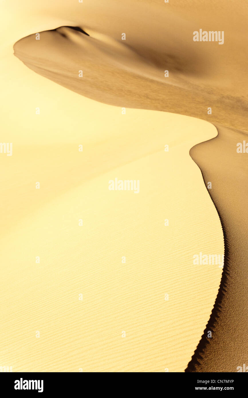 Egypt, Lower Egypt, Libyan desert, Bahareyya oasis, sand dune in the black desert Stock Photo