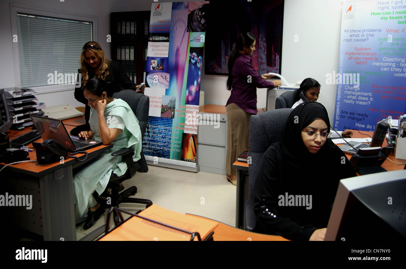 Women office workers in Muscat, Oman Stock Photo - Alamy