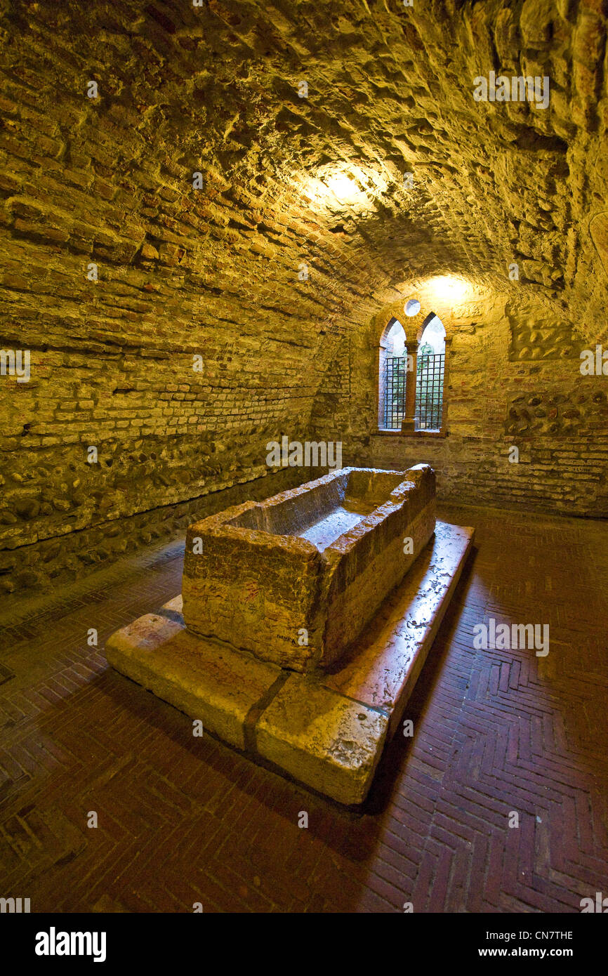 Juliet's tomb, Verona, Italy Stock Photo Alamy