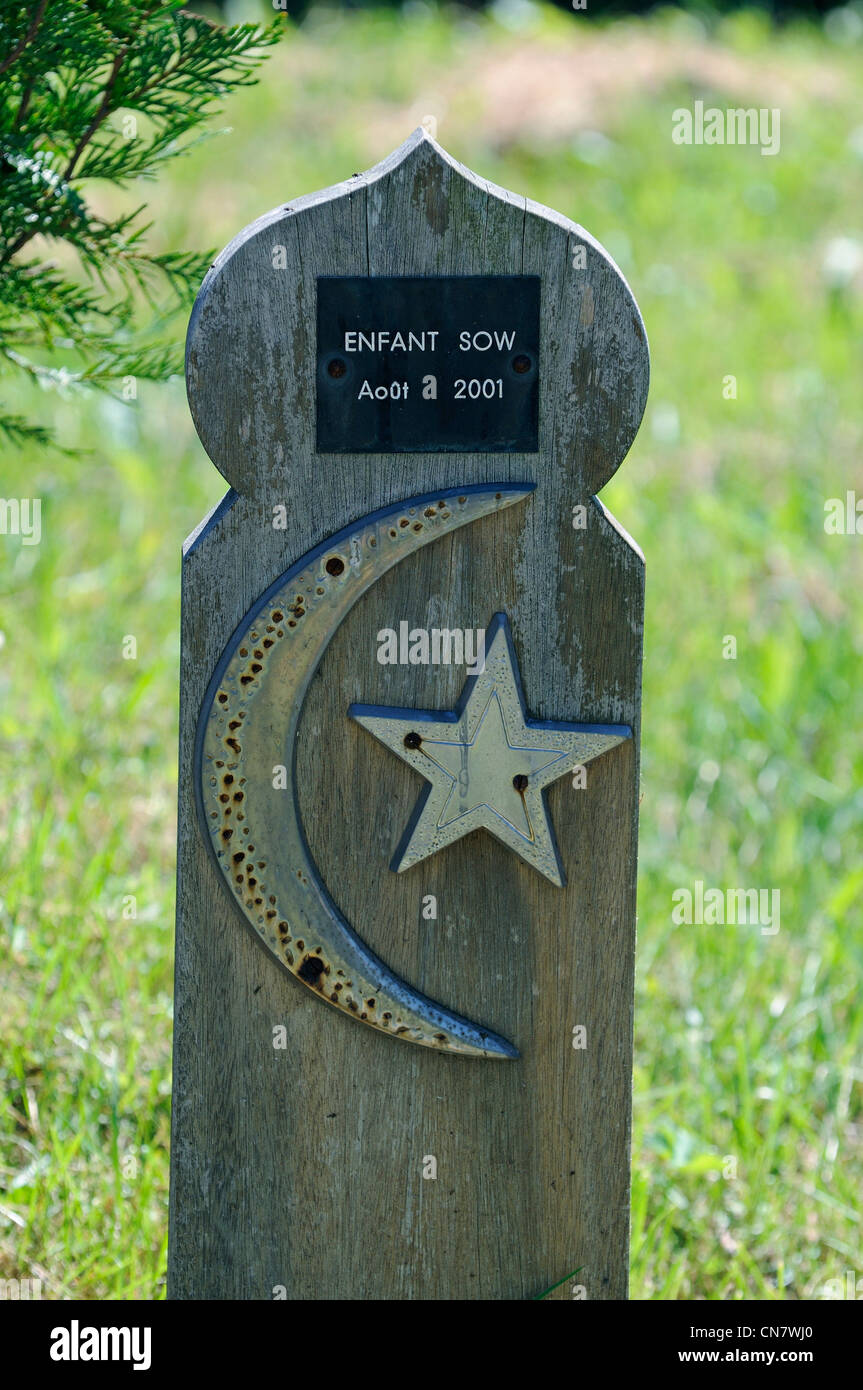 Muslim grave hires stock photography and images Alamy