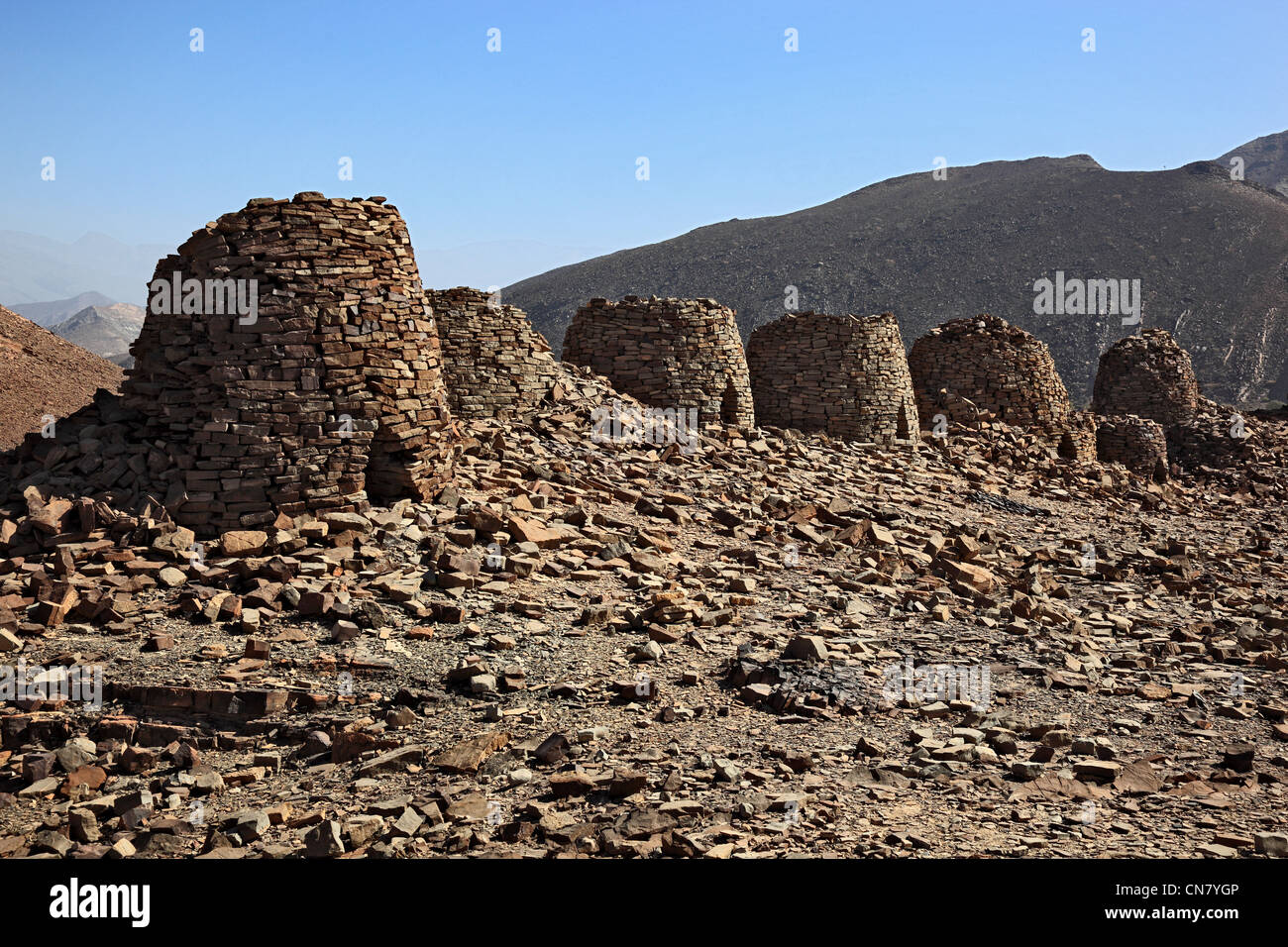Die Bienenkorbgräber von Al-Ayn sind wegen ihres guten Erhaltungszustandes und der Lage am Rande des Jebel Misht (Kammberg) die Stock Photo